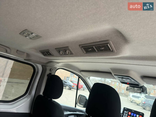 Білий Рено Трафік, об'ємом двигуна 2 л та пробігом 181 тис. км за 26850 $, фото 46 на Automoto.ua