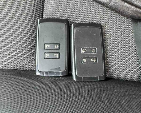 Білий Рено Трафік, об'ємом двигуна 2 л та пробігом 30 тис. км за 24990 $, фото 59 на Automoto.ua