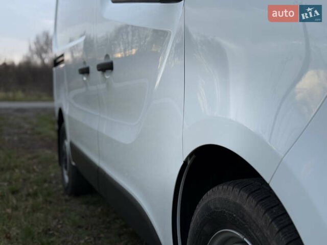 Белый Рено Трафик, объемом двигателя 2 л и пробегом 61 тыс. км за 22550 $, фото 9 на Automoto.ua