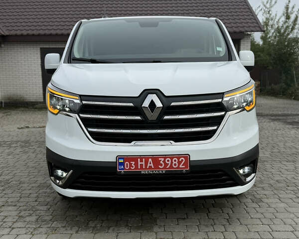 Белый Рено Трафик, объемом двигателя 2 л и пробегом 63 тыс. км за 32650 $, фото 135 на Automoto.ua