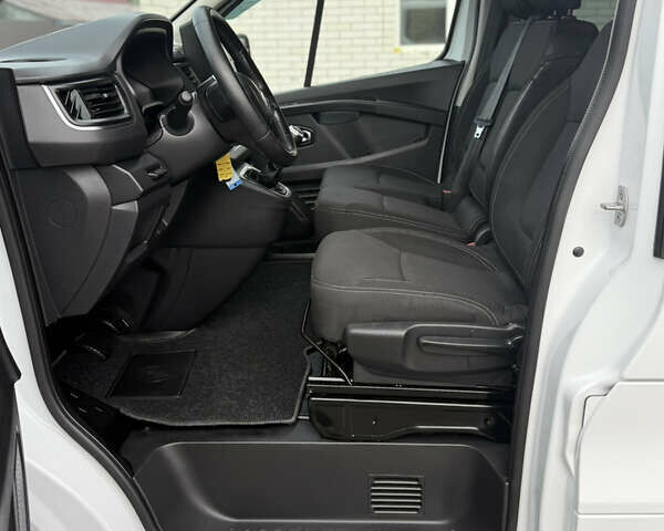 Белый Рено Трафик, объемом двигателя 2 л и пробегом 63 тыс. км за 32650 $, фото 83 на Automoto.ua