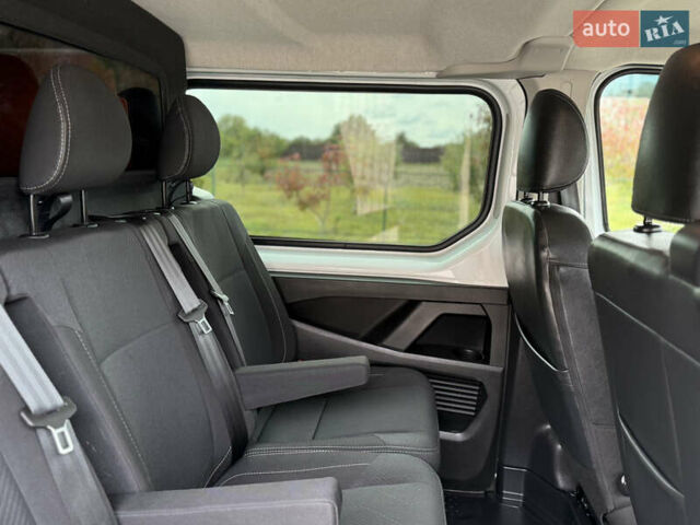 Белый Рено Трафик, объемом двигателя 2 л и пробегом 63 тыс. км за 32650 $, фото 53 на Automoto.ua