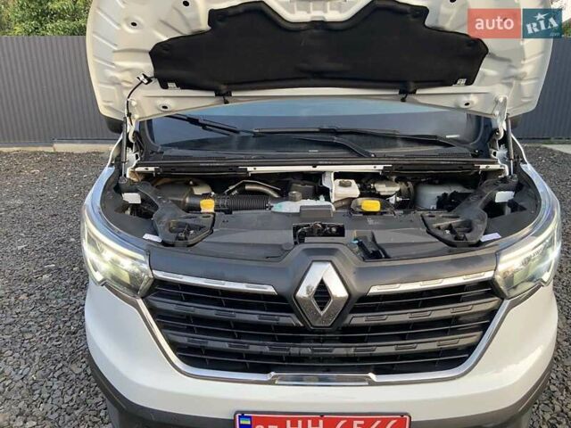 Білий Рено Трафік, об'ємом двигуна 2 л та пробігом 77 тис. км за 21798 $, фото 49 на Automoto.ua
