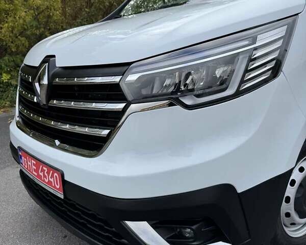 Білий Рено Трафік, об'ємом двигуна 2 л та пробігом 30 тис. км за 24990 $, фото 5 на Automoto.ua