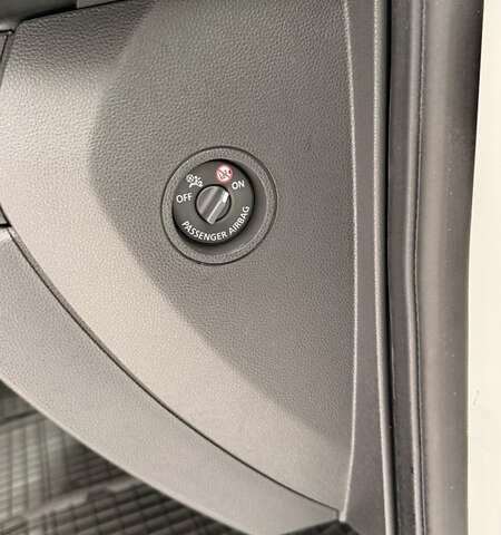 Білий Рено Трафік, об'ємом двигуна 2 л та пробігом 13 тис. км за 29000 $, фото 31 на Automoto.ua