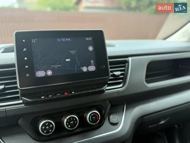 Белый Рено Трафик, объемом двигателя 2 л и пробегом 63 тыс. км за 32650 $, фото 95 на Automoto.ua