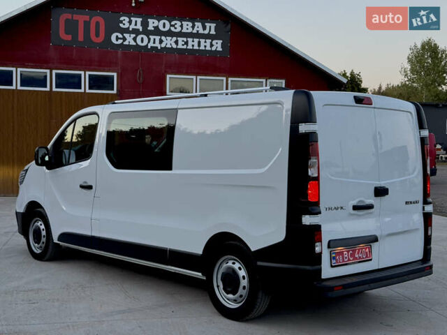 Белый Рено Трафик, объемом двигателя 2 л и пробегом 103 тыс. км за 28999 $, фото 6 на Automoto.ua