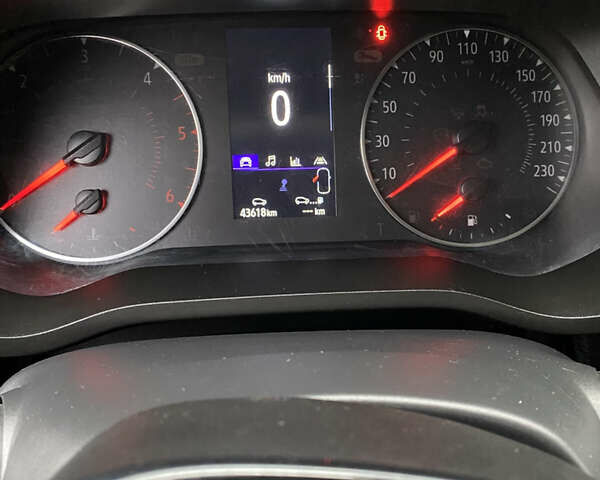 Белый Рено Трафик, объемом двигателя 2 л и пробегом 43 тыс. км за 25400 $, фото 17 на Automoto.ua