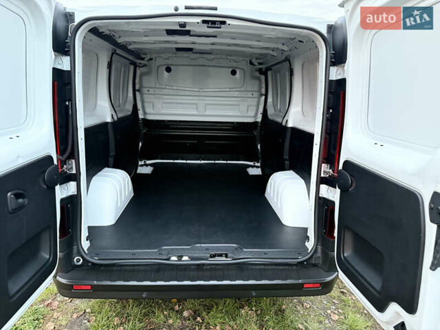 Белый Рено Трафик, объемом двигателя 2 л и пробегом 61 тыс. км за 22550 $, фото 37 на Automoto.ua