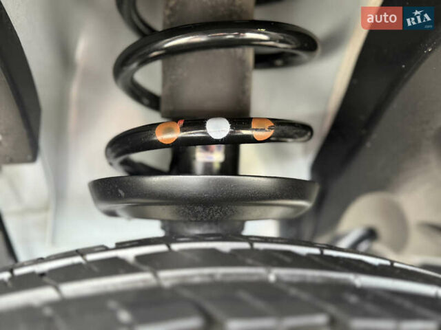 Белый Рено Трафик, объемом двигателя 2 л и пробегом 63 тыс. км за 32650 $, фото 115 на Automoto.ua