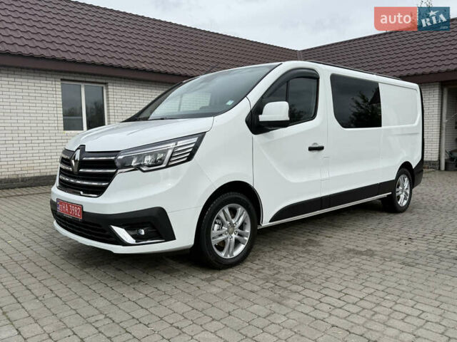 Белый Рено Трафик, объемом двигателя 2 л и пробегом 63 тыс. км за 32650 $, фото 142 на Automoto.ua