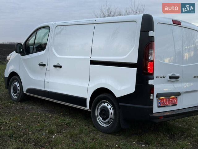 Белый Рено Трафик, объемом двигателя 2 л и пробегом 61 тыс. км за 22550 $, фото 2 на Automoto.ua
