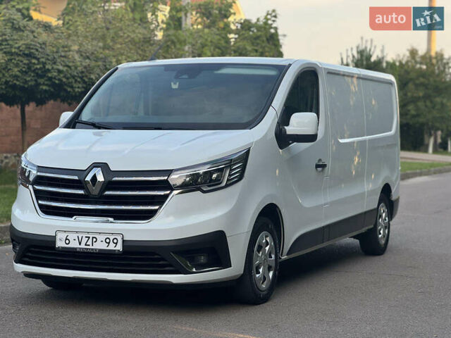 Білий Рено Трафік, об'ємом двигуна 2 л та пробігом 201 тис. км за 22999 $, фото 3 на Automoto.ua