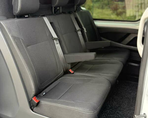 Белый Рено Трафик, объемом двигателя 2 л и пробегом 63 тыс. км за 32650 $, фото 50 на Automoto.ua