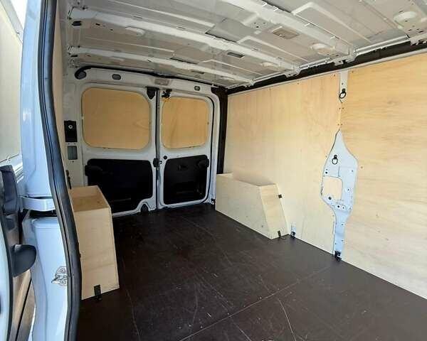 Белый Рено Трафик, объемом двигателя 0 л и пробегом 40 тыс. км за 25500 $, фото 38 на Automoto.ua