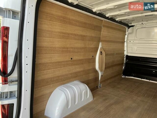 Белый Рено Трафик, объемом двигателя 2 л и пробегом 110 тыс. км за 28999 $, фото 17 на Automoto.ua