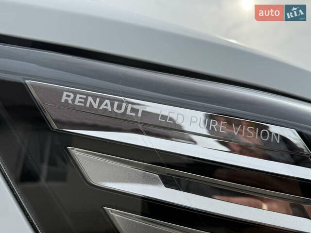 Белый Рено Трафик, объемом двигателя 2 л и пробегом 63 тыс. км за 32650 $, фото 125 на Automoto.ua