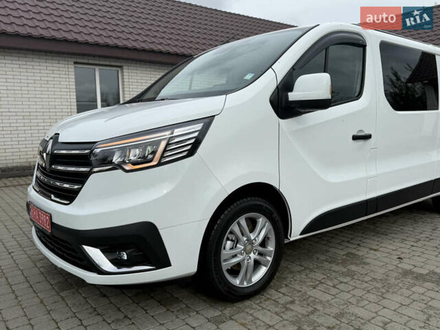 Белый Рено Трафик, объемом двигателя 2 л и пробегом 63 тыс. км за 32650 $, фото 136 на Automoto.ua