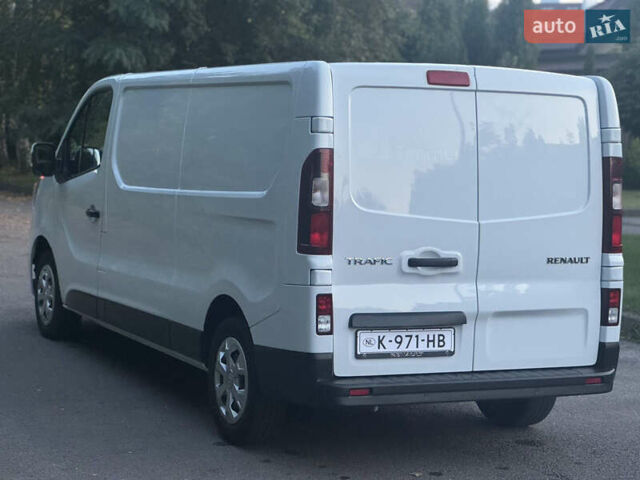 Белый Рено Трафик, объемом двигателя 2 л и пробегом 201 тыс. км за 22700 $, фото 13 на Automoto.ua