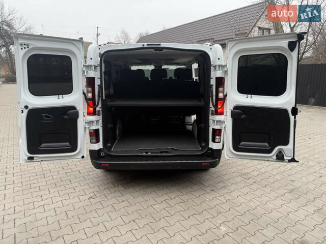 Білий Рено Трафік, об'ємом двигуна 2 л та пробігом 181 тис. км за 26850 $, фото 51 на Automoto.ua