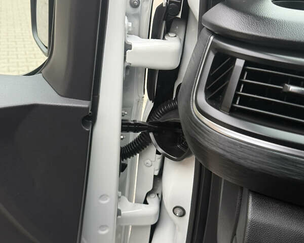 Білий Рено Трафік, об'ємом двигуна 2 л та пробігом 181 тис. км за 26850 $, фото 19 на Automoto.ua