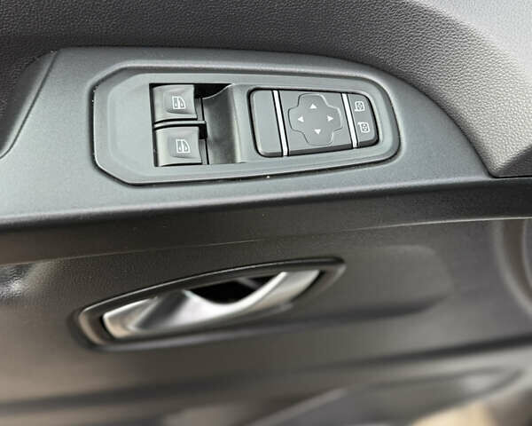 Белый Рено Трафик, объемом двигателя 2 л и пробегом 63 тыс. км за 32650 $, фото 82 на Automoto.ua