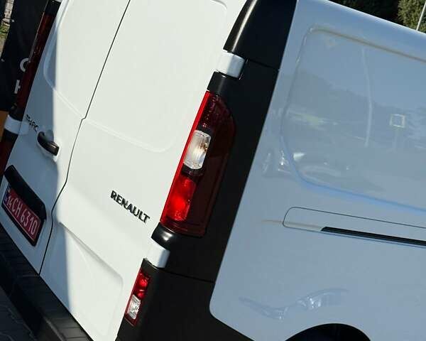 Белый Рено Трафик, объемом двигателя 0 л и пробегом 40 тыс. км за 25500 $, фото 4 на Automoto.ua