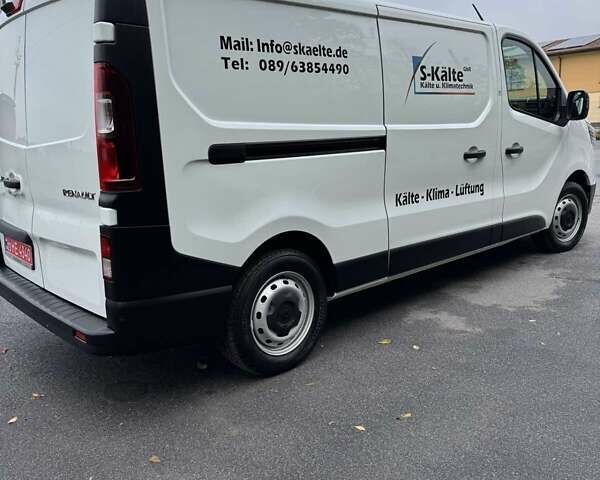 Білий Рено Трафік, об'ємом двигуна 2 л та пробігом 30 тис. км за 24990 $, фото 21 на Automoto.ua