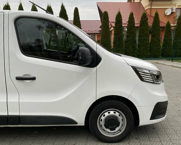 Белый Рено Трафик, объемом двигателя 2 л и пробегом 43 тыс. км за 25400 $, фото 11 на Automoto.ua