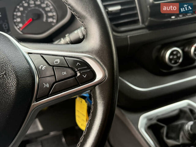 Белый Рено Трафик, объемом двигателя 2 л и пробегом 63 тыс. км за 32650 $, фото 88 на Automoto.ua