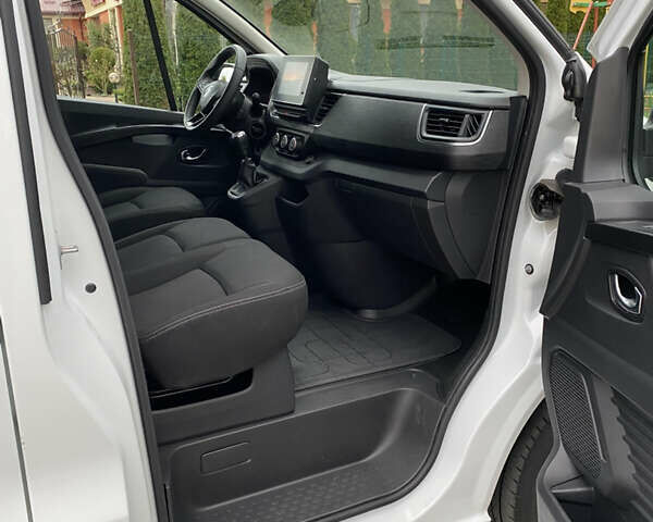 Белый Рено Трафик, объемом двигателя 2 л и пробегом 43 тыс. км за 25400 $, фото 13 на Automoto.ua