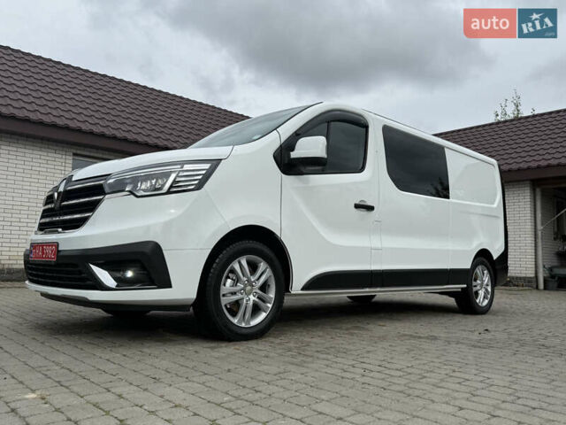 Белый Рено Трафик, объемом двигателя 2 л и пробегом 63 тыс. км за 32650 $, фото 143 на Automoto.ua