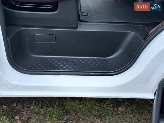 Белый Рено Трафик, объемом двигателя 2 л и пробегом 61 тыс. км за 22550 $, фото 25 на Automoto.ua