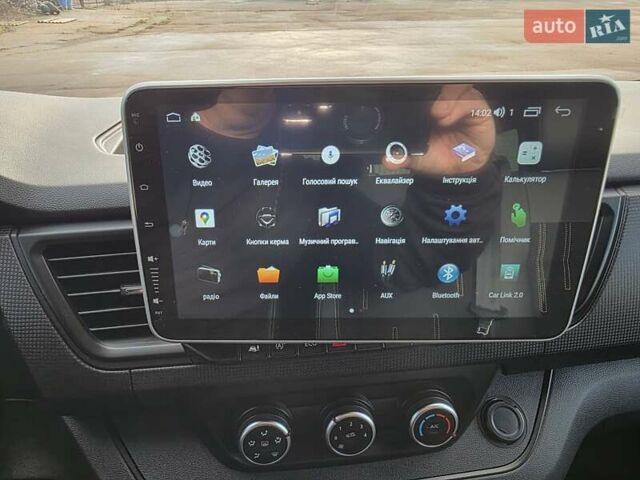 Белый Рено Трафик, объемом двигателя 2 л и пробегом 65 тыс. км за 29950 $, фото 31 на Automoto.ua