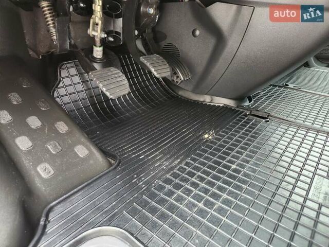 Белый Рено Трафик, объемом двигателя 2 л и пробегом 21 тыс. км за 29900 $, фото 35 на Automoto.ua