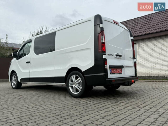 Белый Рено Трафик, объемом двигателя 2 л и пробегом 63 тыс. км за 32650 $, фото 148 на Automoto.ua