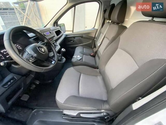 Білий Рено Трафік, об'ємом двигуна 2 л та пробігом 77 тис. км за 21798 $, фото 74 на Automoto.ua