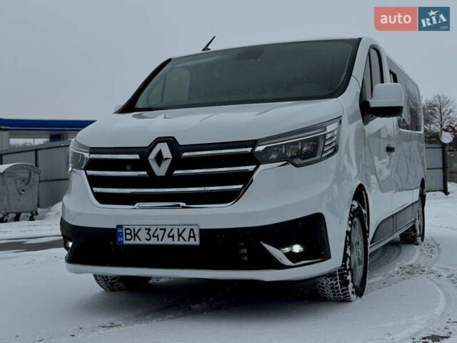 Белый Рено Трафик, объемом двигателя 2 л и пробегом 43 тыс. км за 28500 $, фото 2 на Automoto.ua