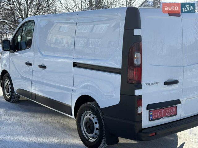 Белый Рено Трафик, объемом двигателя 2 л и пробегом 62 тыс. км за 21700 $, фото 3 на Automoto.ua