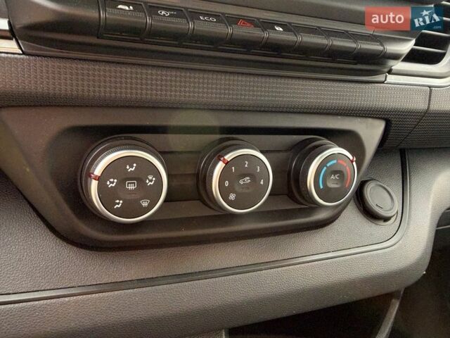 Білий Рено Трафік, об'ємом двигуна 2 л та пробігом 200 тис. км за 21500 $, фото 10 на Automoto.ua