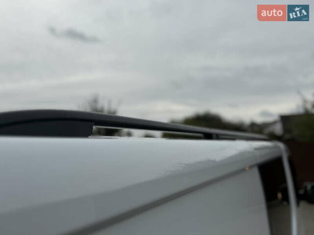 Белый Рено Трафик, объемом двигателя 2 л и пробегом 63 тыс. км за 32650 $, фото 138 на Automoto.ua