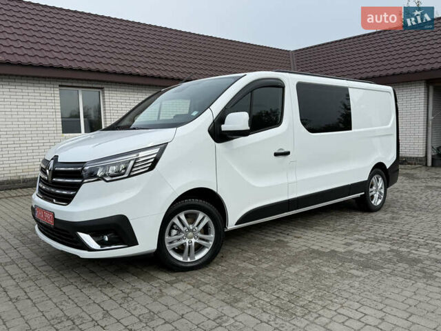 Белый Рено Трафик, объемом двигателя 2 л и пробегом 63 тыс. км за 32650 $, фото 3 на Automoto.ua