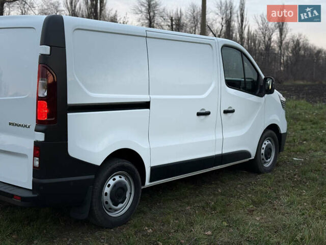 Белый Рено Трафик, объемом двигателя 2 л и пробегом 61 тыс. км за 22550 $, фото 4 на Automoto.ua