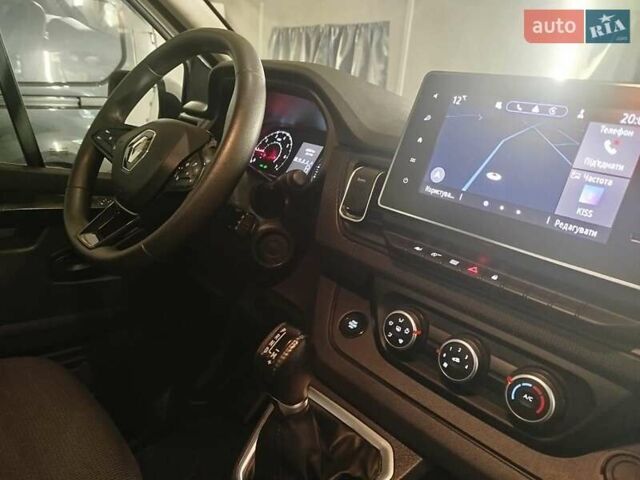 Белый Рено Трафик, объемом двигателя 2 л и пробегом 60 тыс. км за 27700 $, фото 1 на Automoto.ua