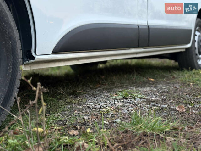 Белый Рено Трафик, объемом двигателя 2 л и пробегом 61 тыс. км за 22550 $, фото 8 на Automoto.ua