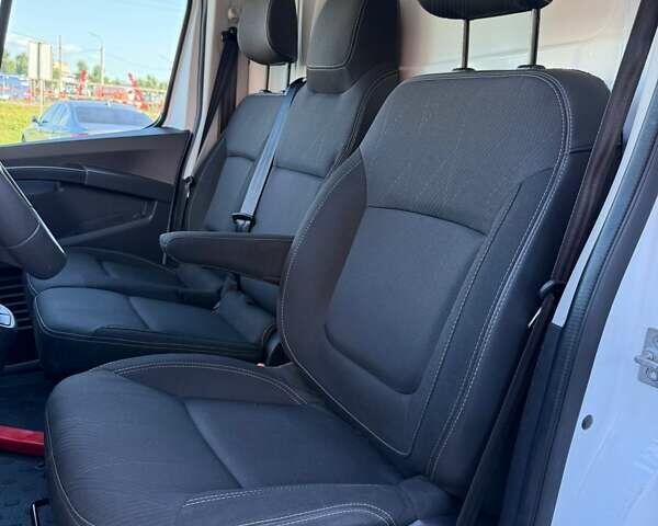 Белый Рено Трафик, объемом двигателя 0 л и пробегом 40 тыс. км за 25500 $, фото 26 на Automoto.ua