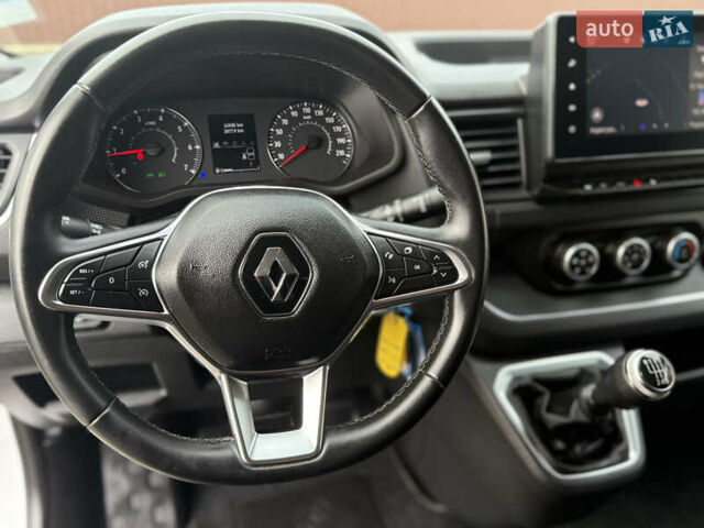 Белый Рено Трафик, объемом двигателя 2 л и пробегом 63 тыс. км за 32650 $, фото 86 на Automoto.ua