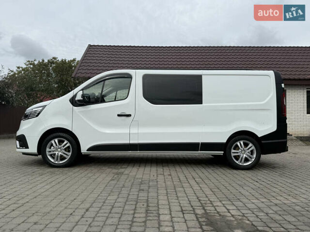Белый Рено Трафик, объемом двигателя 2 л и пробегом 63 тыс. км за 32650 $, фото 146 на Automoto.ua