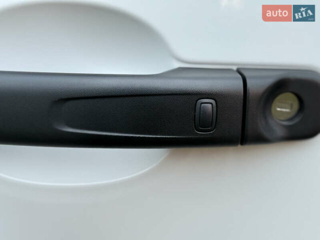 Белый Рено Трафик, объемом двигателя 2 л и пробегом 61 тыс. км за 22550 $, фото 40 на Automoto.ua