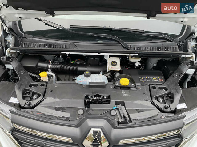 Белый Рено Трафик, объемом двигателя 2 л и пробегом 43 тыс. км за 25400 $, фото 19 на Automoto.ua